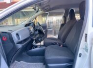 2015 Toyota Vitz White