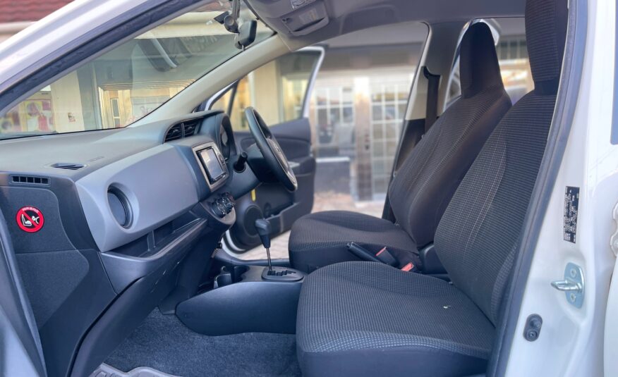 2015 Toyota Vitz White
