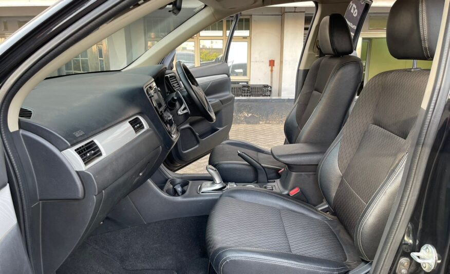 2014 Mitsubishi Outlander Phev