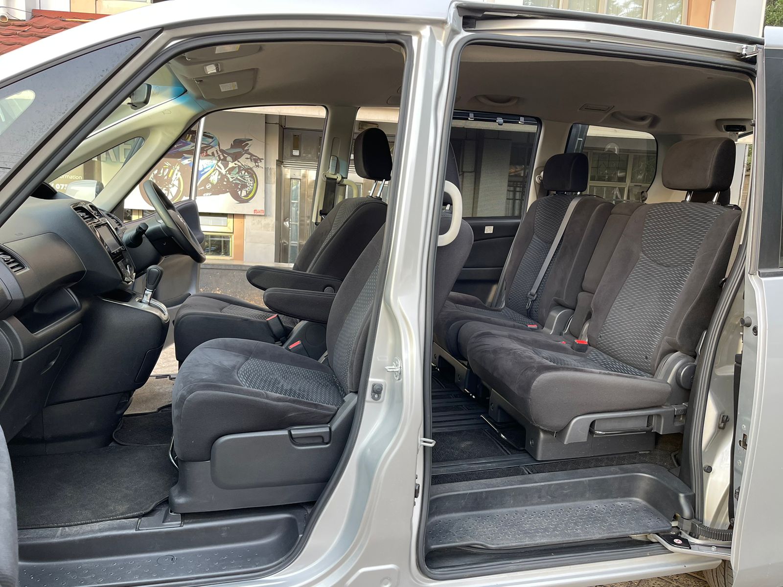 2015 Nissan Serena