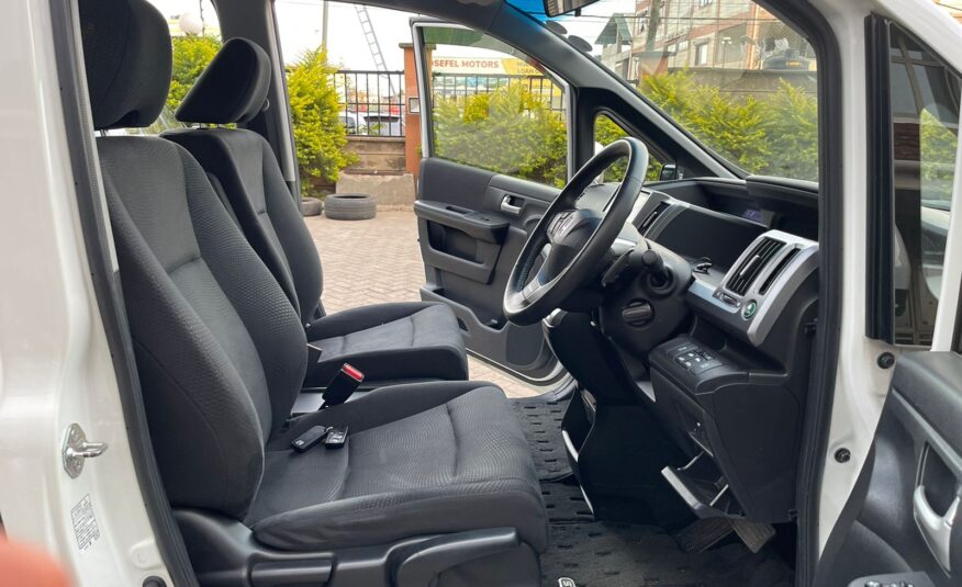2015 Honda Stepwagon Spada
