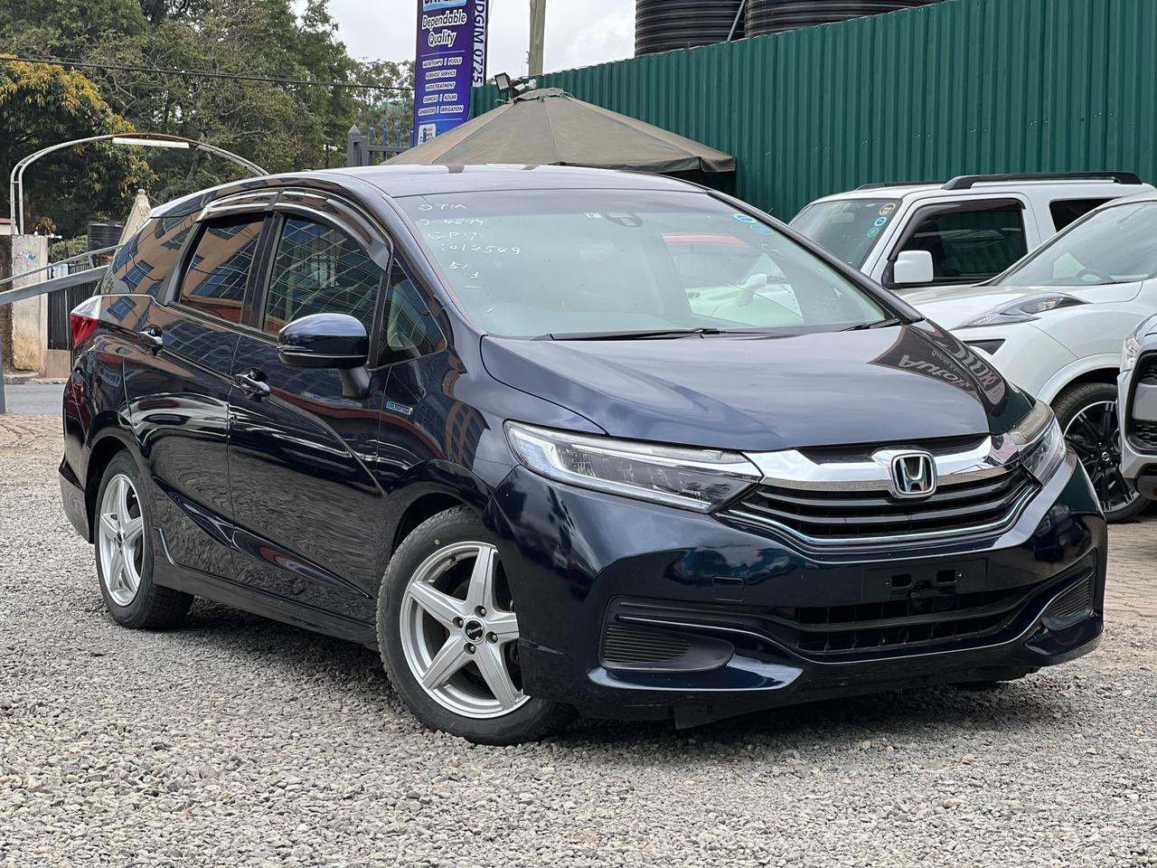 2015 Honda Fit Shuttle (Hybrid )