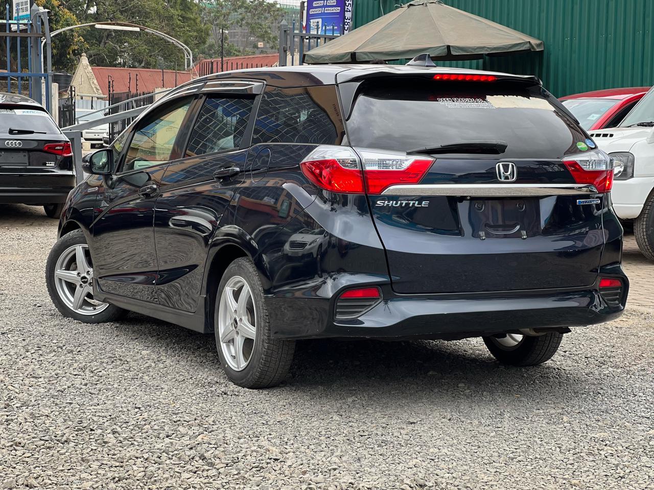 2015 Honda Fit Shuttle (Hybrid )