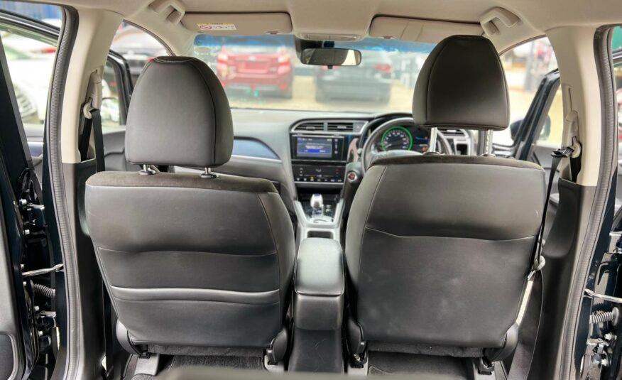 2015 Honda Fit Shuttle (Hybrid )