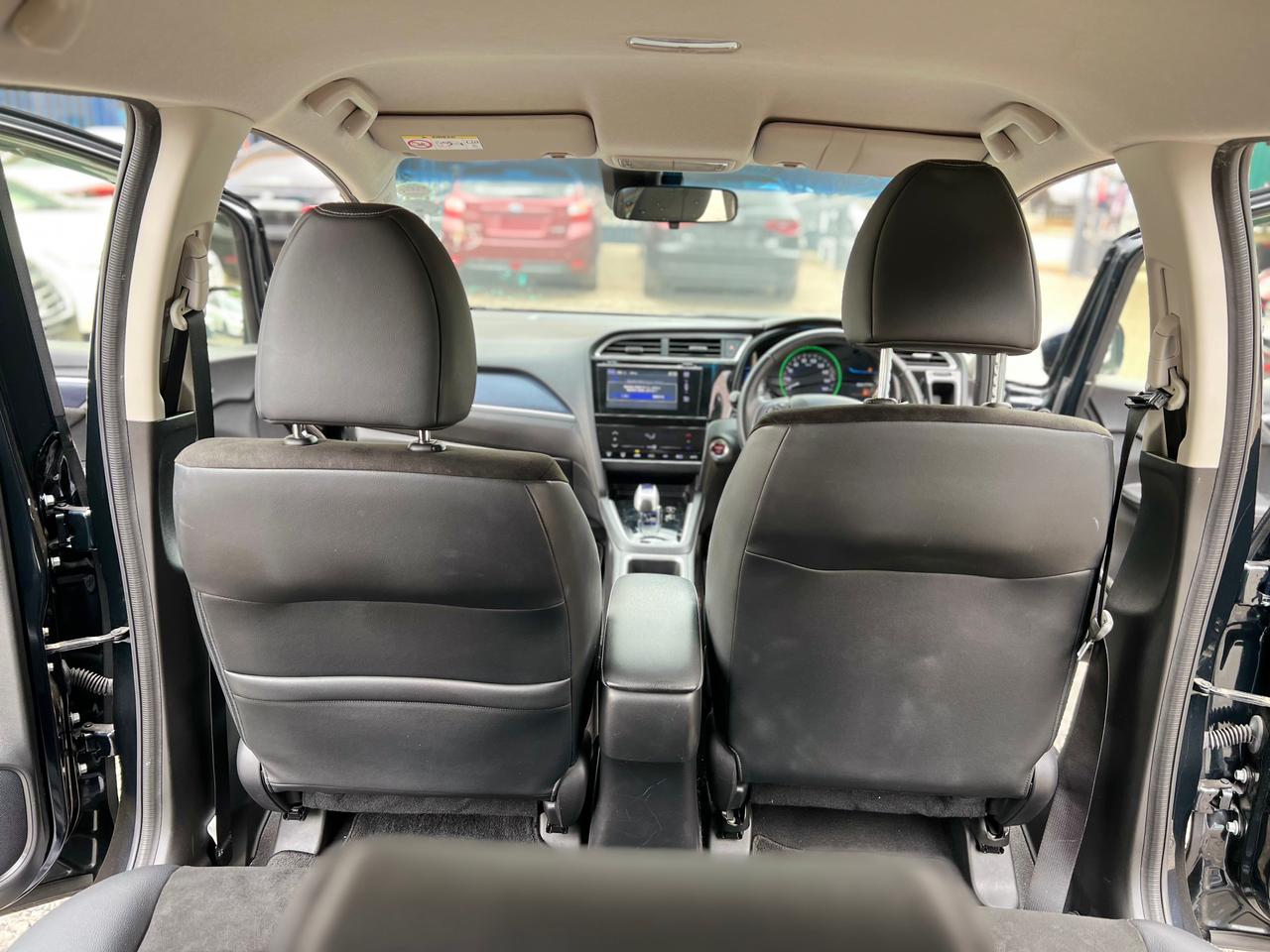 2015 Honda Fit Shuttle (Hybrid )