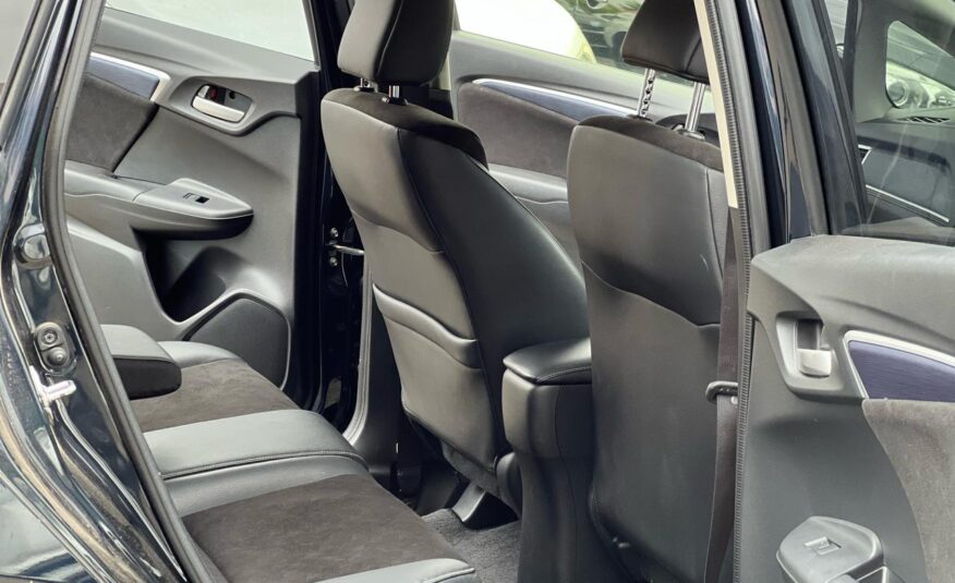 2015 Honda Fit Shuttle (Hybrid )