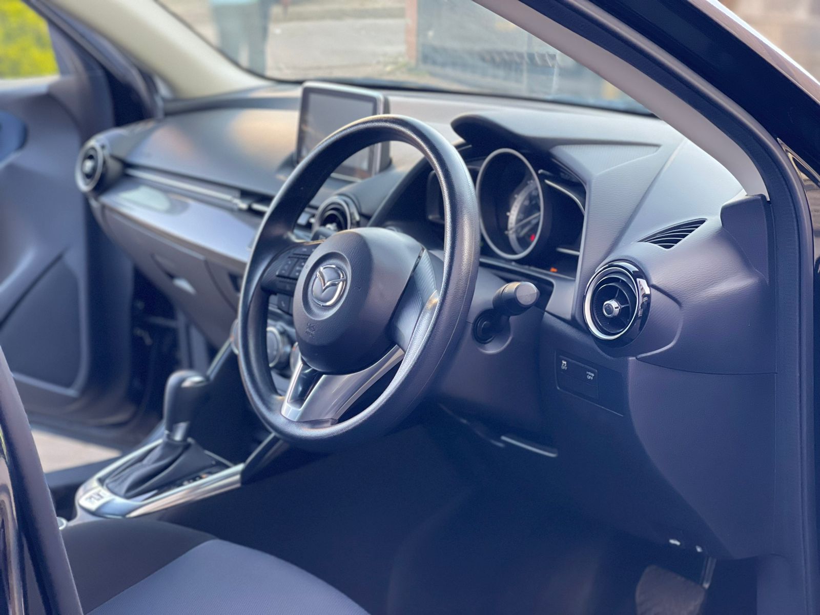 2015 Mazda Demio Newshape