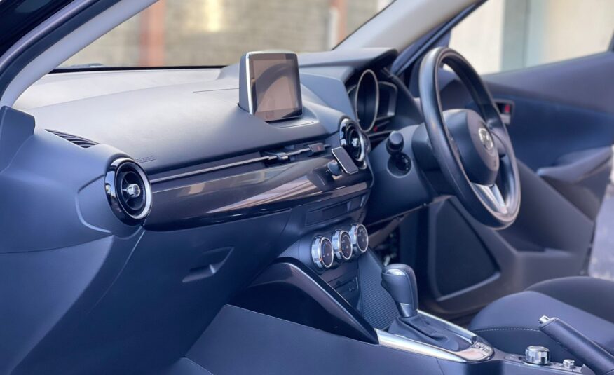 2015 Mazda Demio Newshape
