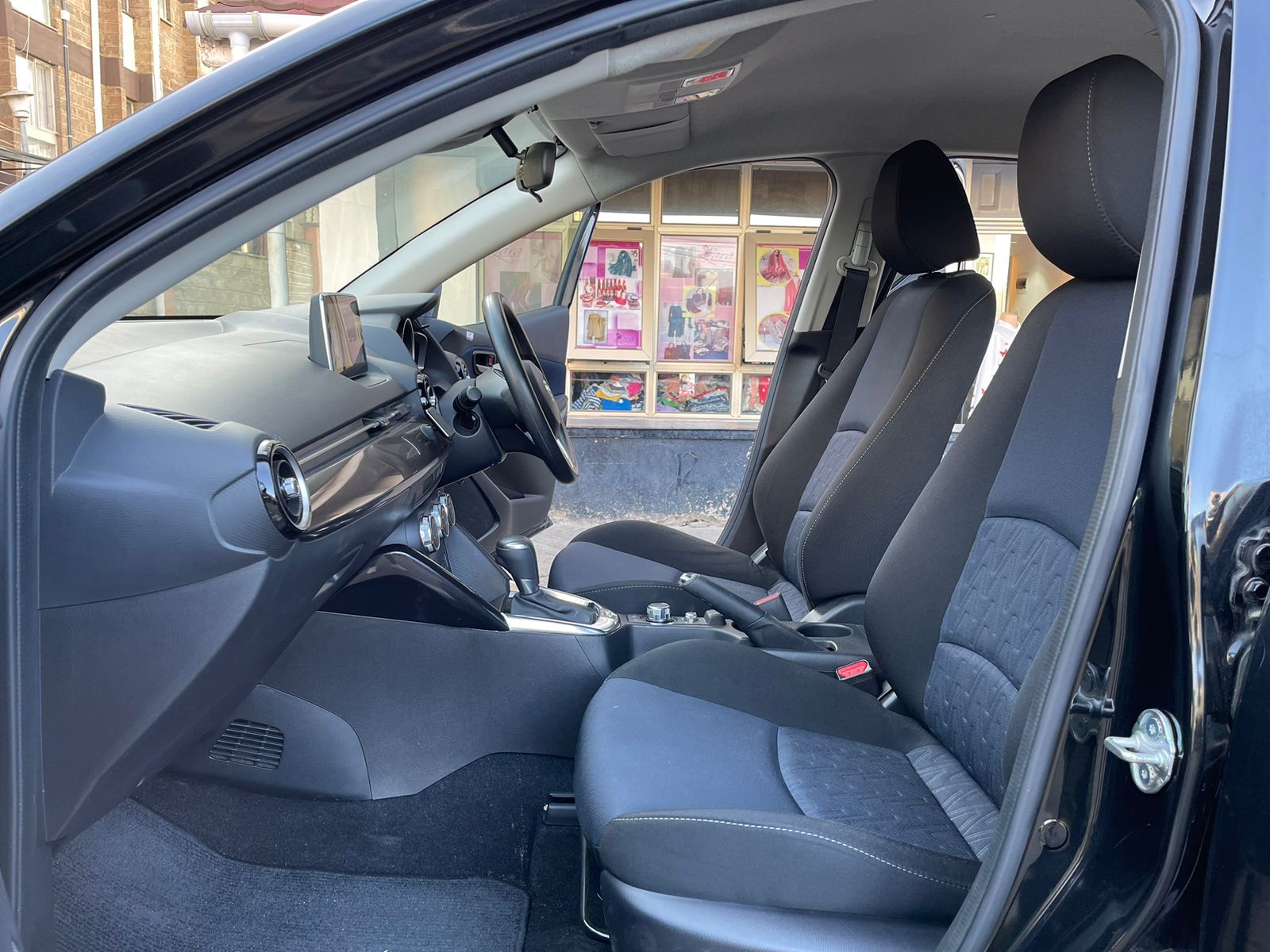 2015 Mazda Demio Newshape
