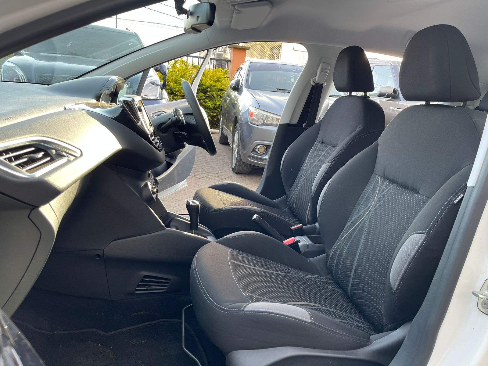 2015 Peugeot 208