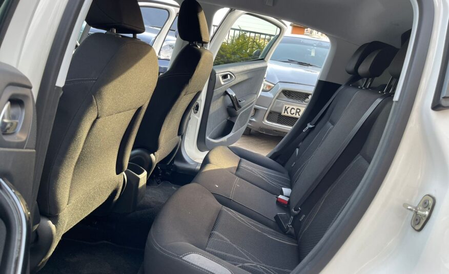 2015 Peugeot 208