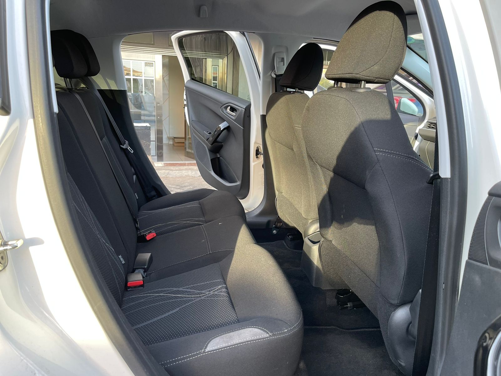 2015 Peugeot 208