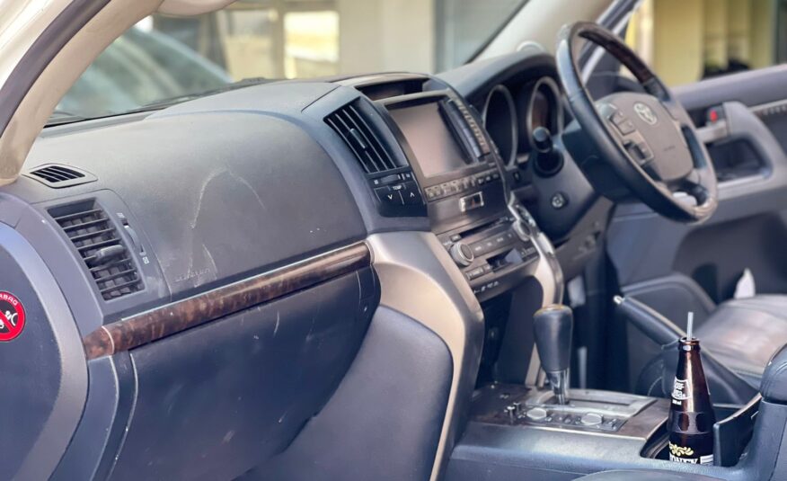 2010 Toyota Landcruiser V8 ZX