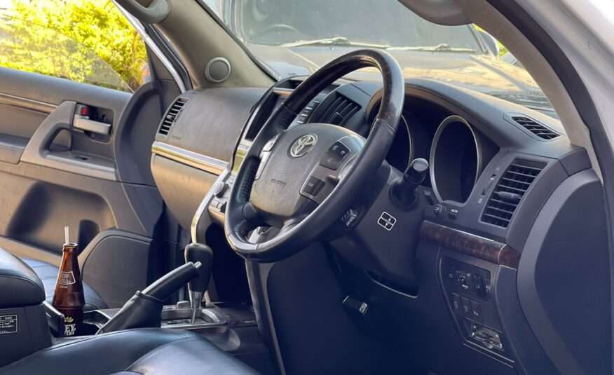 2010 Toyota Landcruiser V8 ZX
