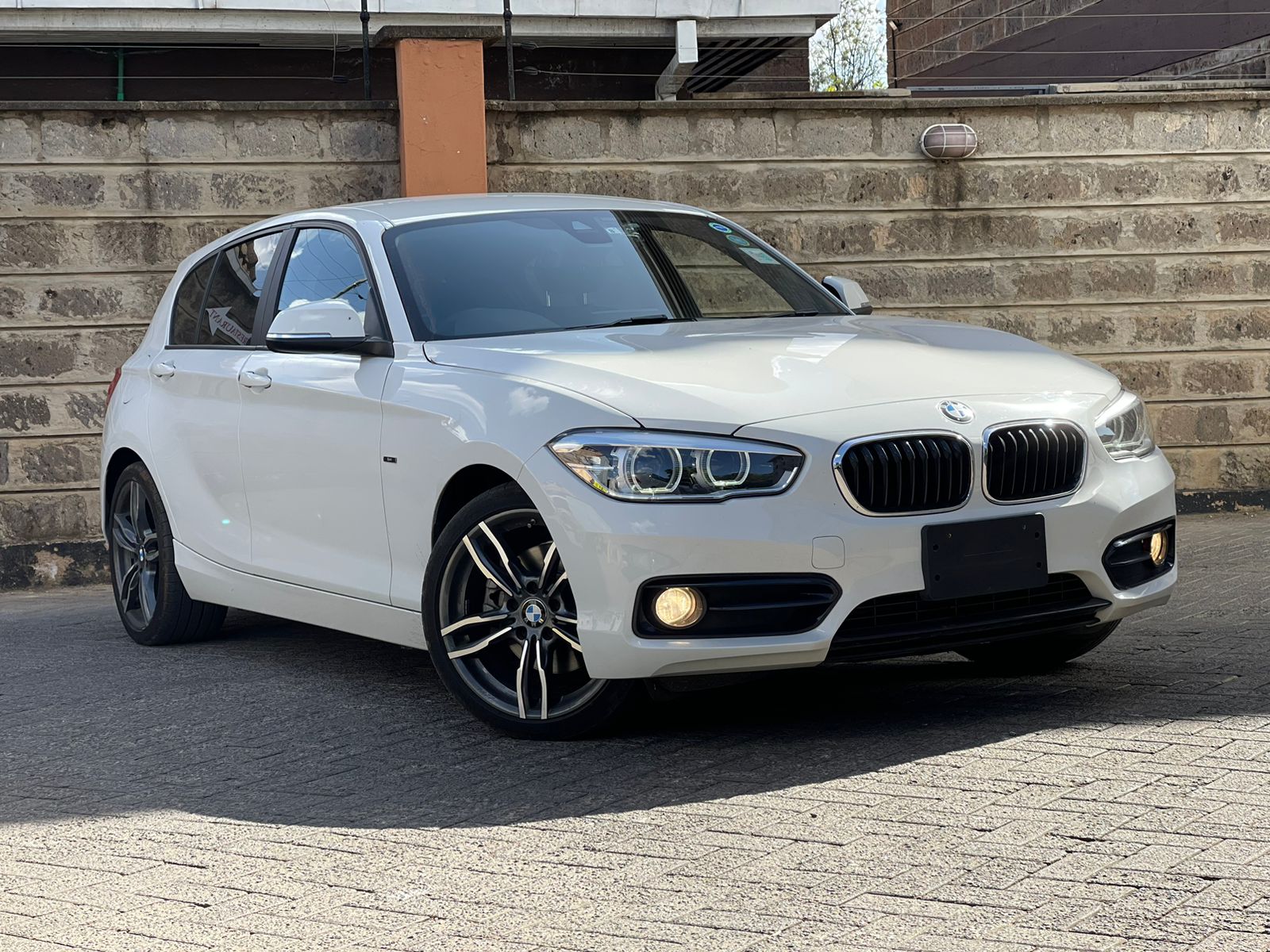 2015 BMW 118i