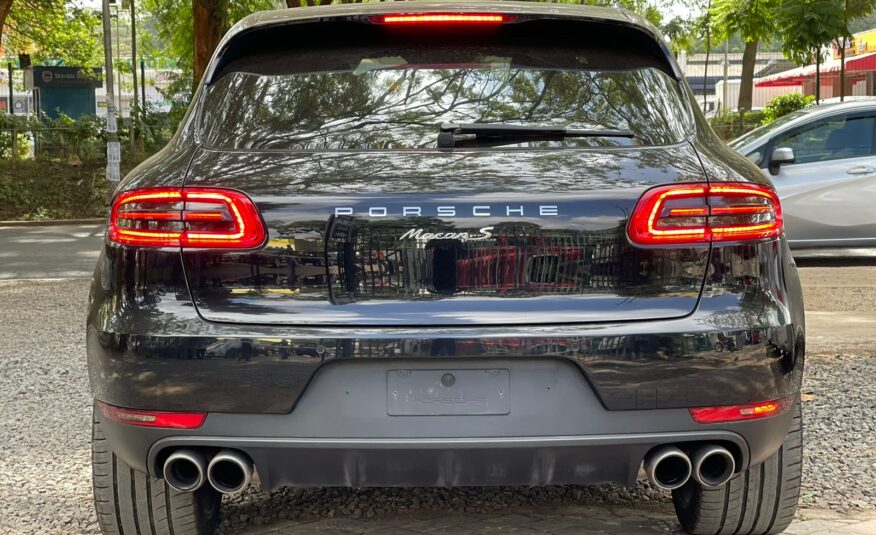 2015 Porsche Macan