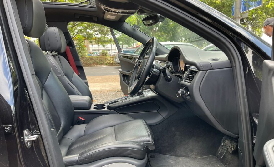 2015 Porsche Macan