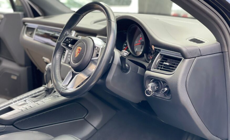 2015 Porsche Macan
