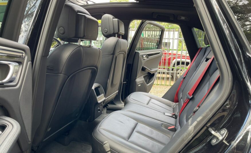 2015 Porsche Macan