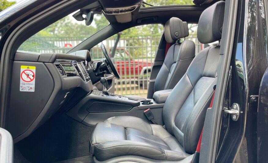 2015 Porsche Macan