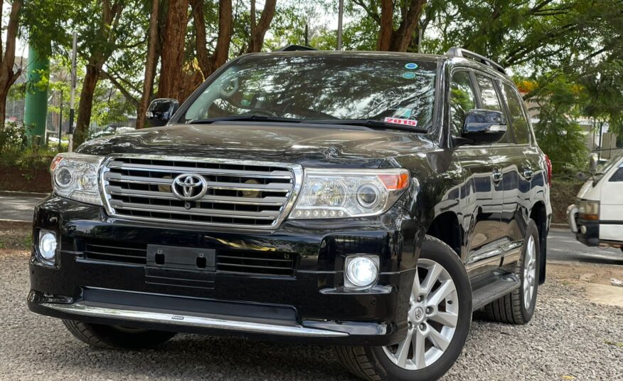 2015 Toyota Landcruiser V8 ZX