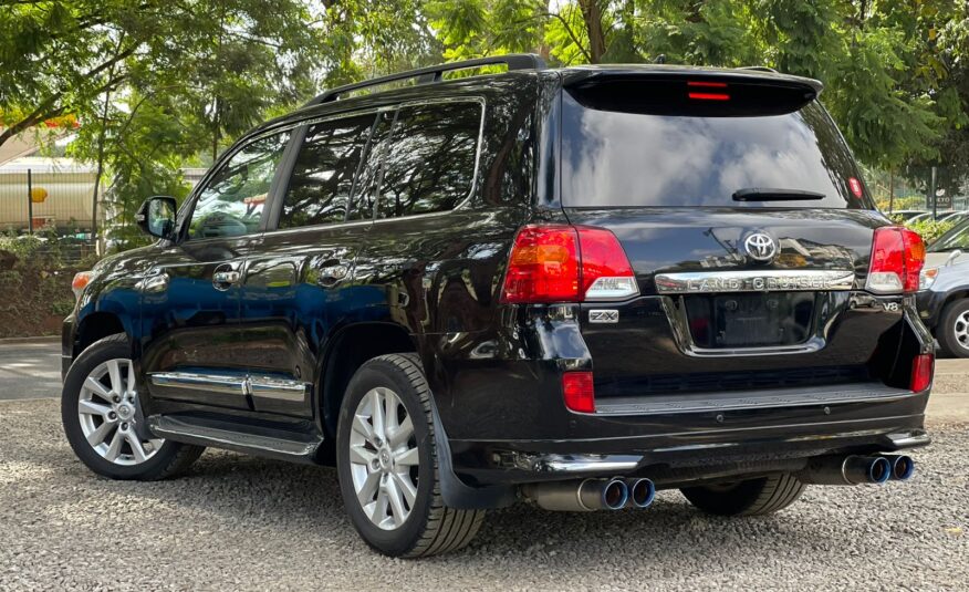 2015 Toyota Landcruiser V8 ZX