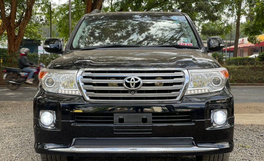 2015 Toyota Landcruiser V8 ZX