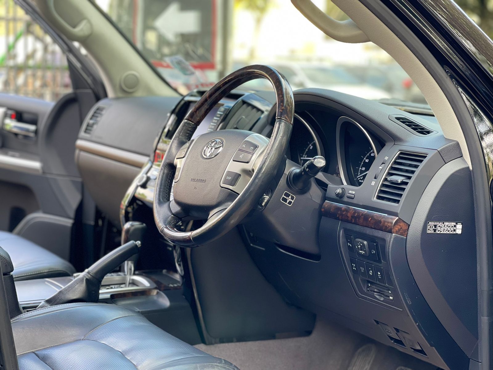 2015 Toyota Landcruiser V8 ZX