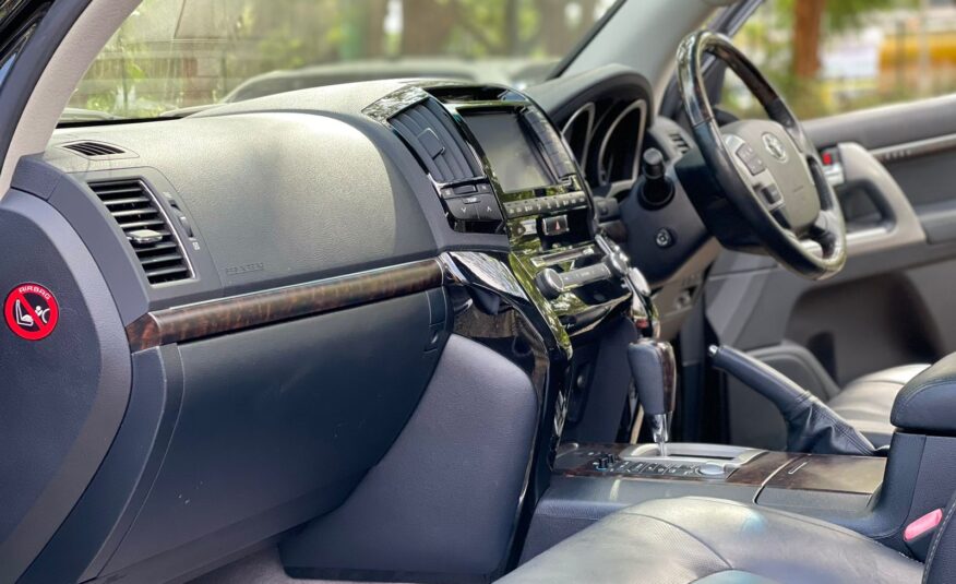 2015 Toyota Landcruiser V8 ZX
