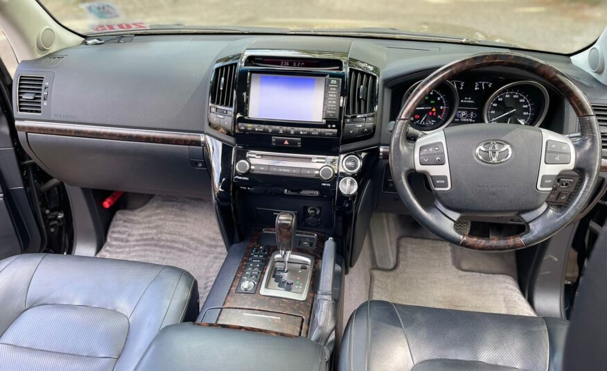 2015 Toyota Landcruiser V8 ZX