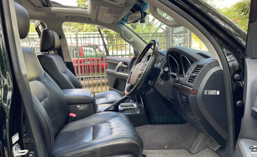 2015 Toyota Landcruiser V8 ZX