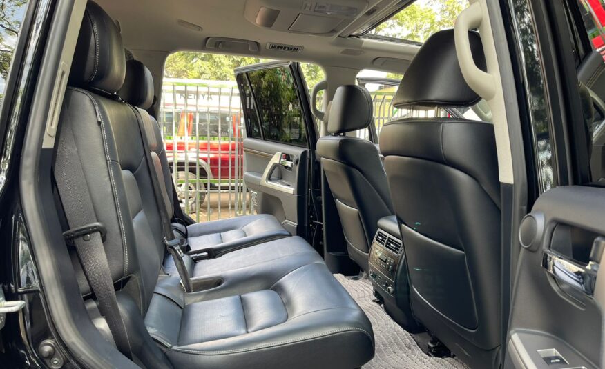 2015 Toyota Landcruiser V8 ZX