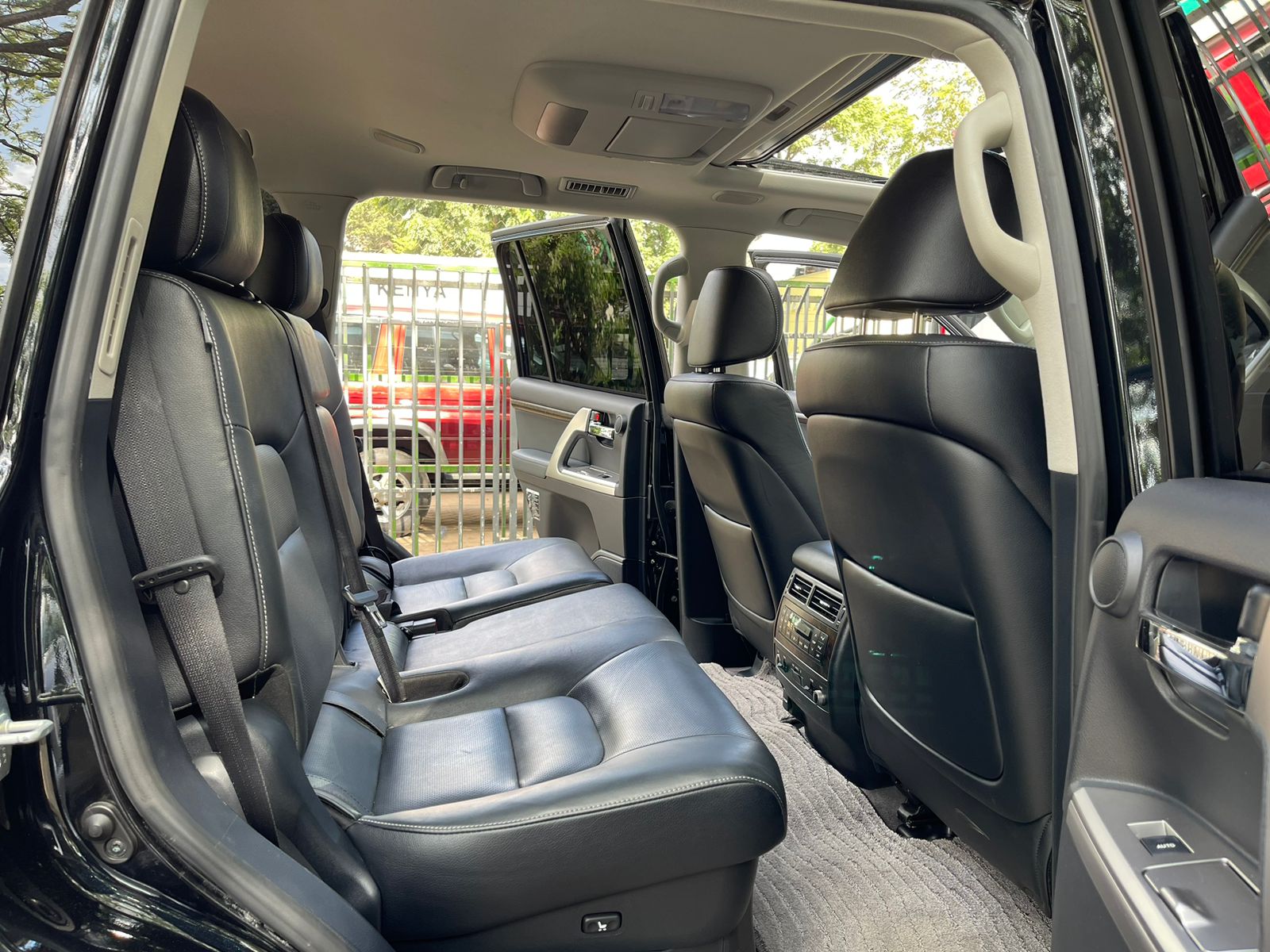 2015 Toyota Landcruiser V8 ZX
