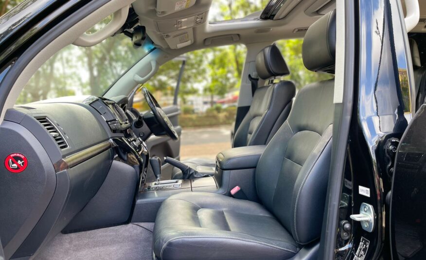 2015 Toyota Landcruiser V8 ZX