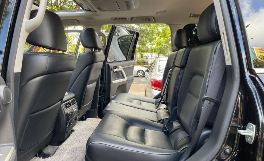 2015 Toyota Landcruiser V8 ZX