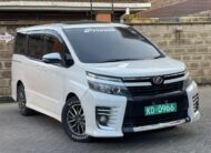 2014 Toyota Voxy Double Sunroof