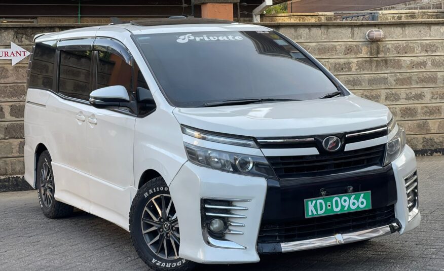 2014 Toyota Voxy Double Sunroof