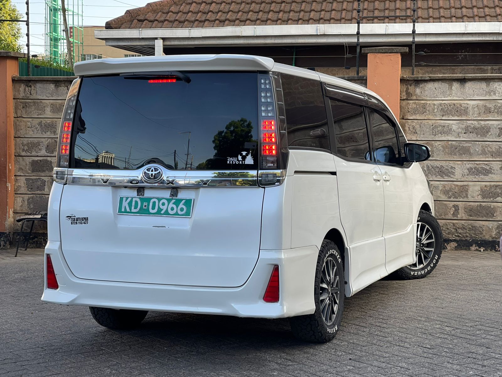 2014 Toyota Voxy Double Sunroof
