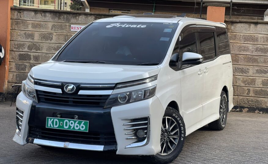 2014 Toyota Voxy Double Sunroof