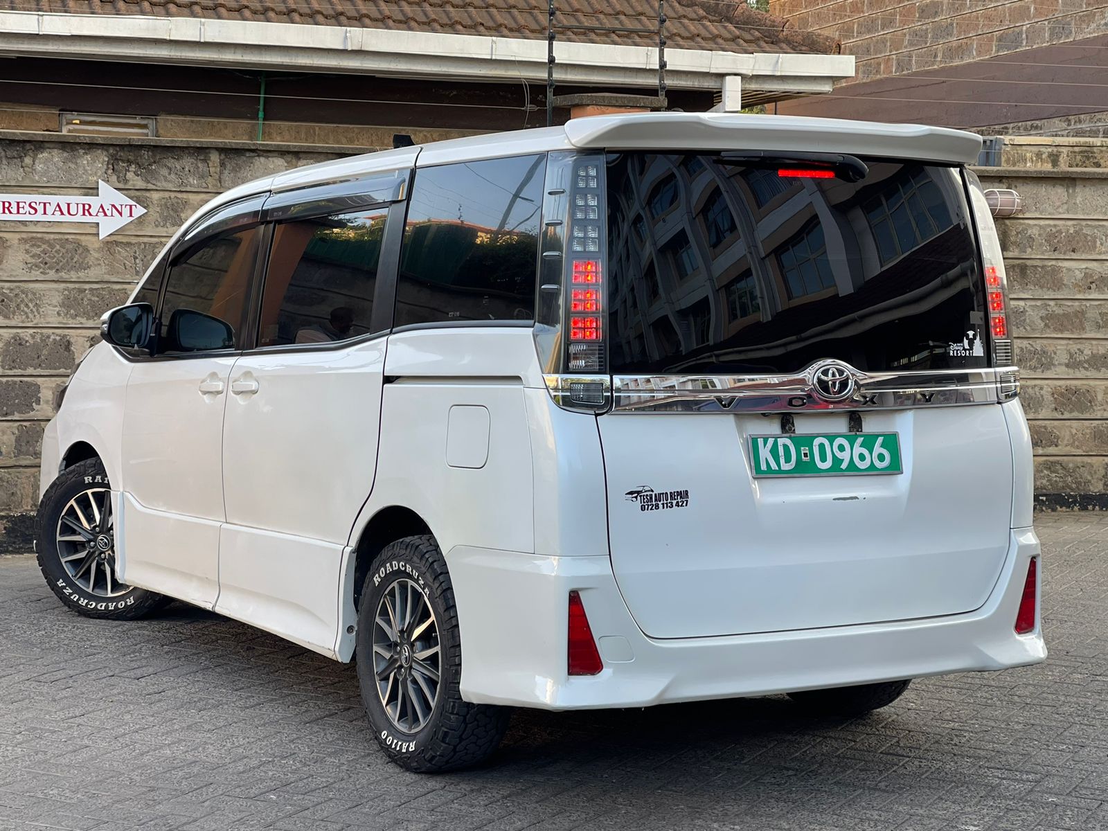 2014 Toyota Voxy Double Sunroof