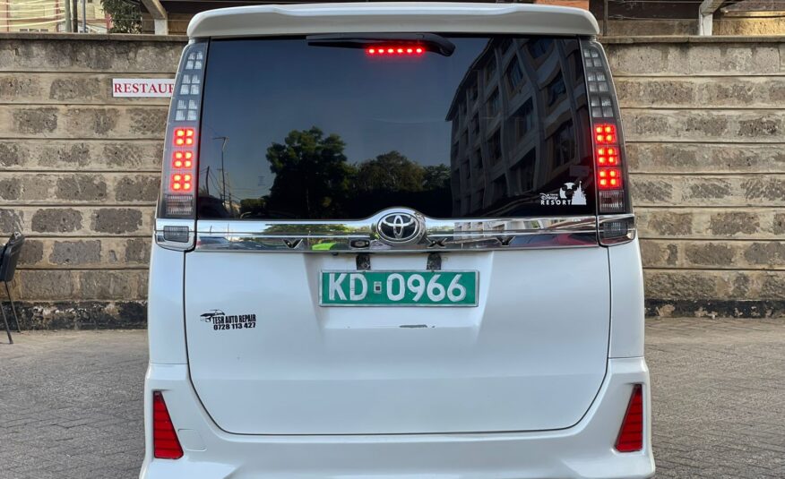2014 Toyota Voxy Double Sunroof