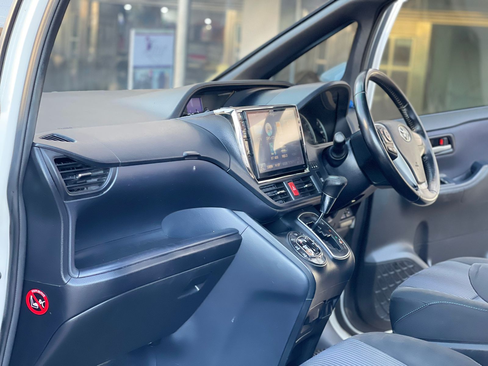 2014 Toyota Voxy Double Sunroof