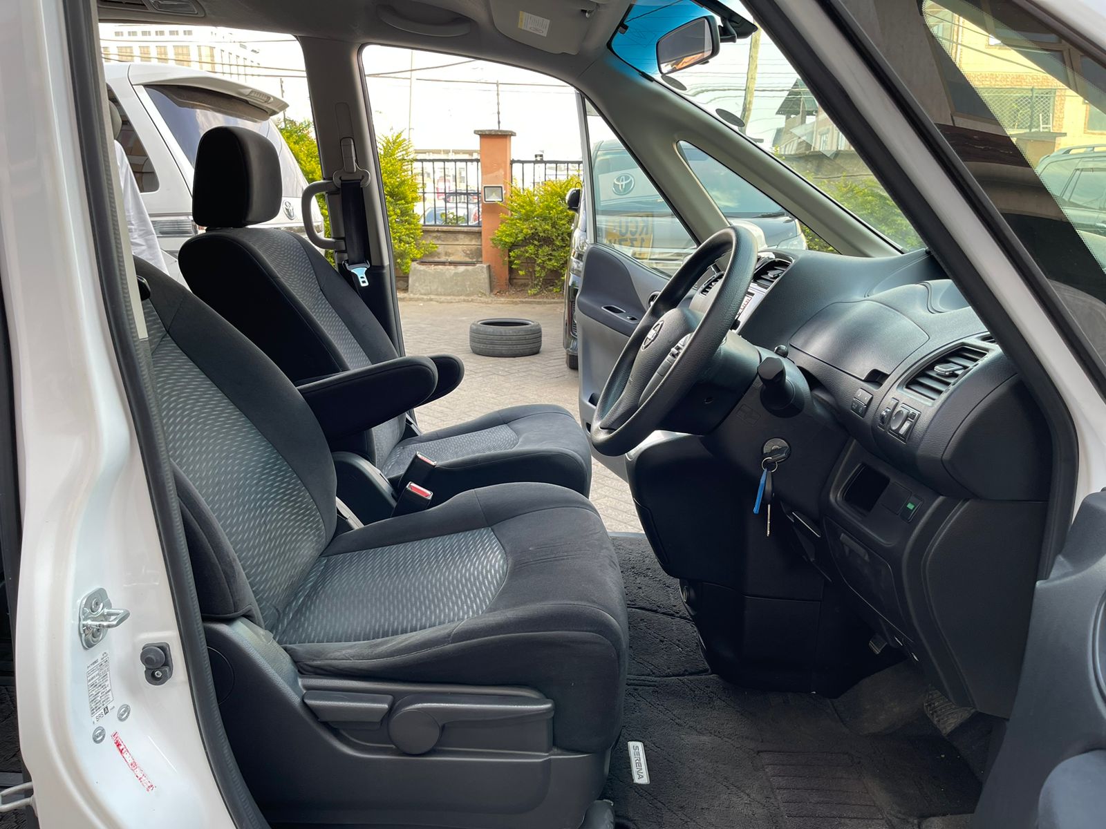 2015 Nissan Serena