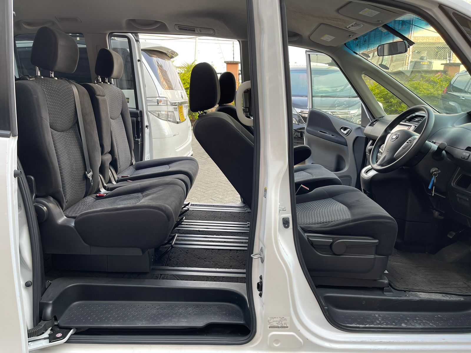 2015 Nissan Serena