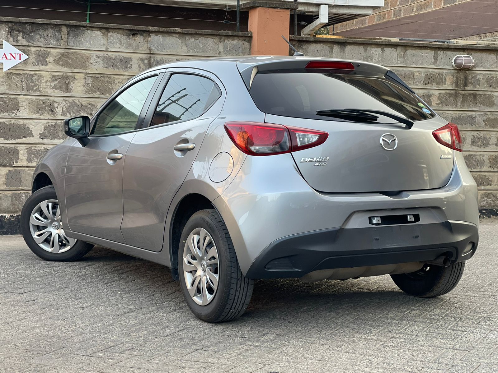 2015 Mazda Demio Newshape