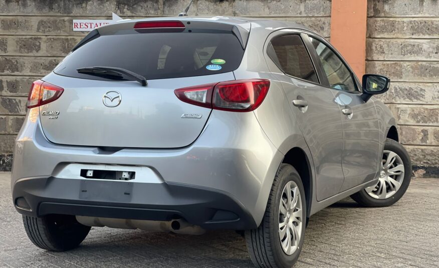 2015 Mazda Demio Newshape