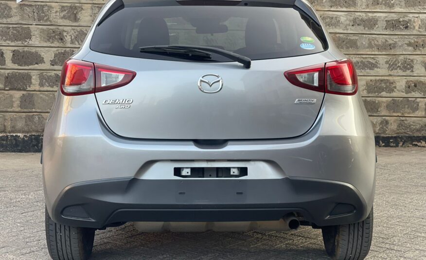 2015 Mazda Demio Newshape