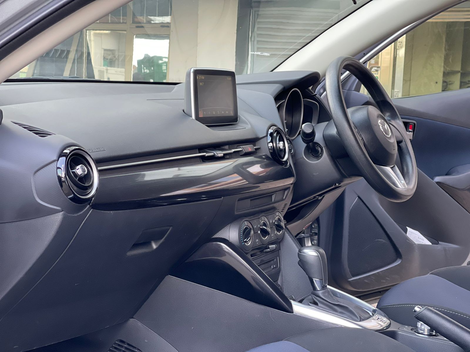 2015 Mazda Demio Newshape