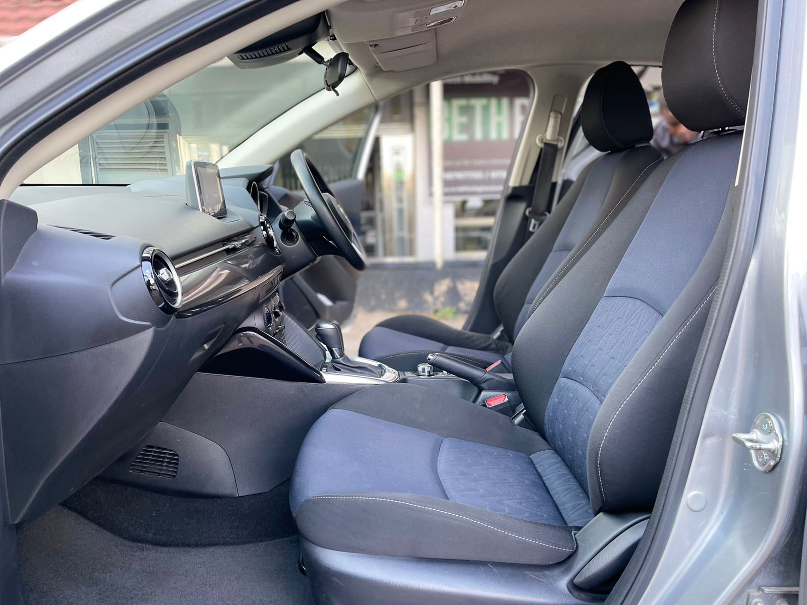 2015 Mazda Demio Newshape
