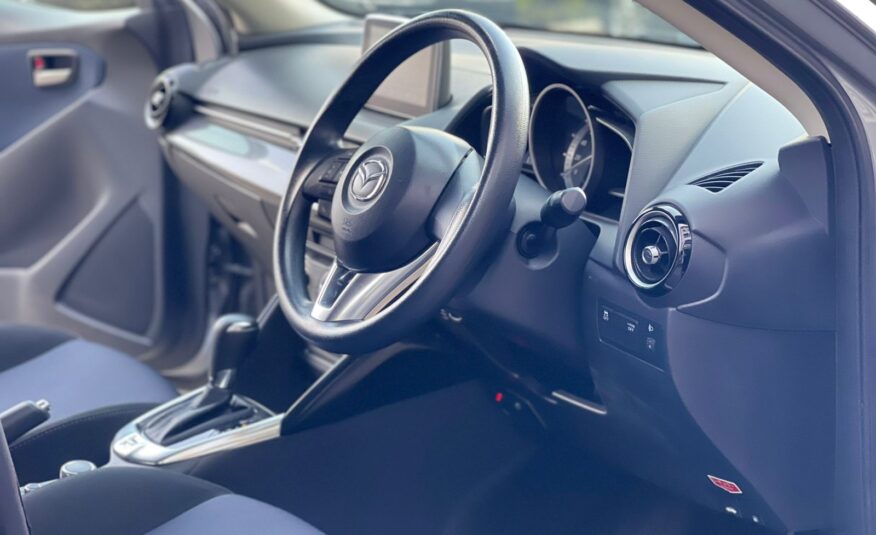2015 Mazda Demio Newshape